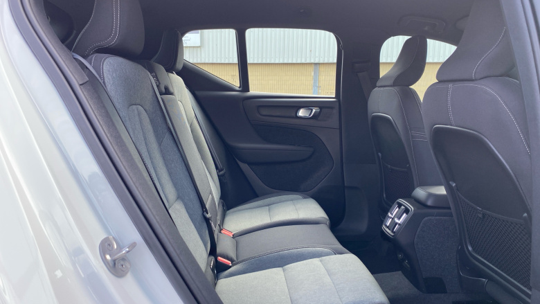 Volvo XC40 2.0 B3P Plus Dark 5dr Auto Petrol Estate